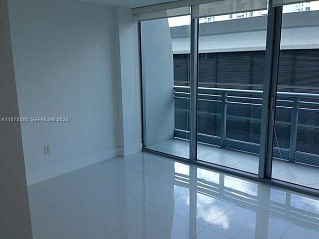 Building Photo - 2950 NE 188th St