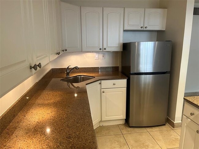 Building Photo - 1414 NE 5th Terrace