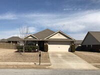 Building Photo - 126 Kenton Ln