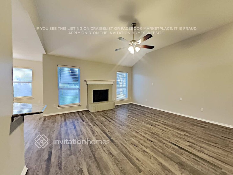 Building Photo - 3724 Periwinkle Dr