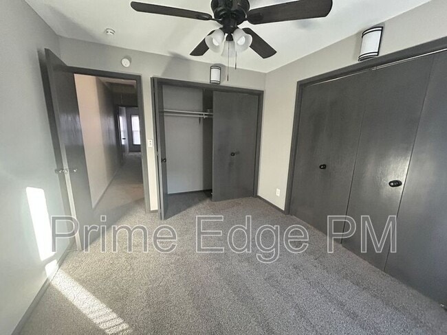 Building Photo - 1841 Ridgehaven Ct