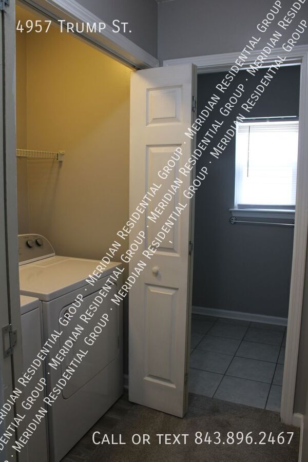 Building Photo - 4957 Trump St