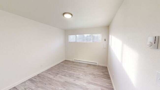 Building Photo - Open-House 6/6 and 6/7 2:30 to 3:30! Call ...