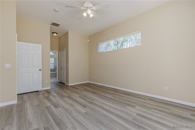 Building Photo - 1474 W Pringle Pl