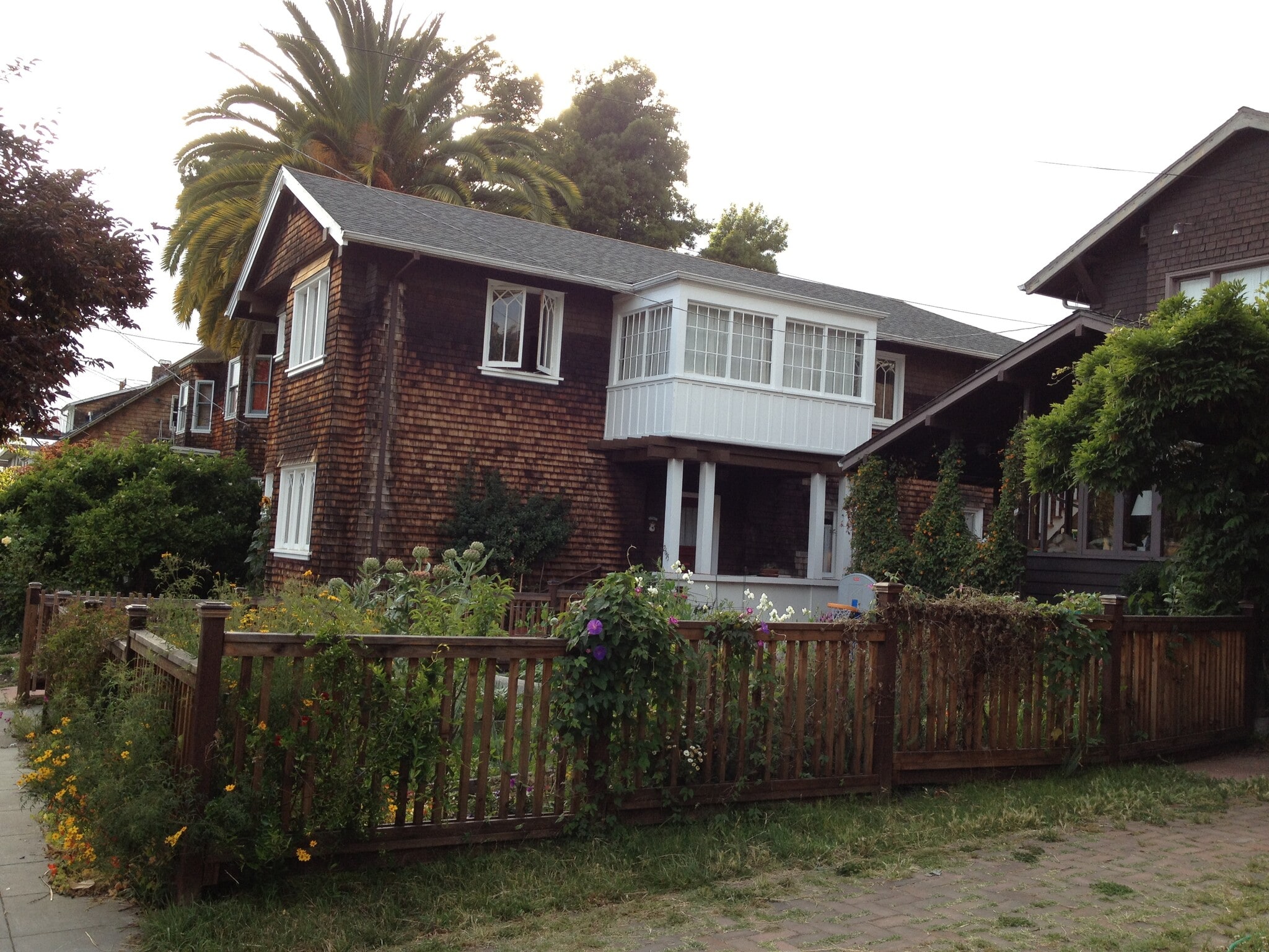 East side of home, sunroom, front bedroom - 2615 Parker St