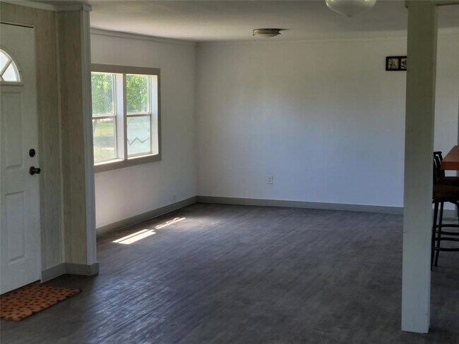 Building Photo - 6020 Taylorsville Rd
