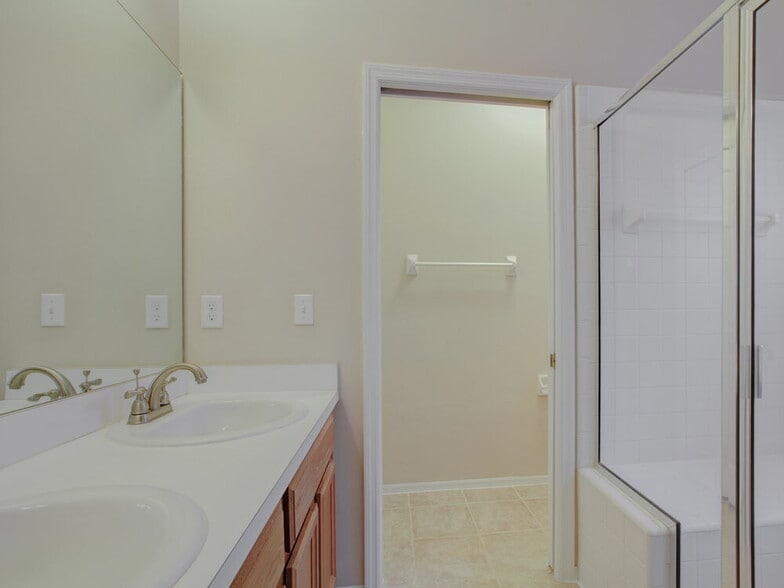 Building Photo - 1760 Sparkling Water Cir