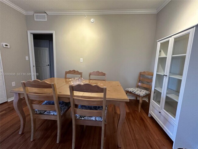 Building Photo - 6841 SW 44th St