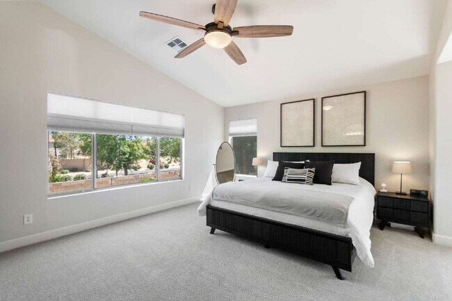Building Photo - 4 bed 3 bath Single Family Home with Pool ...