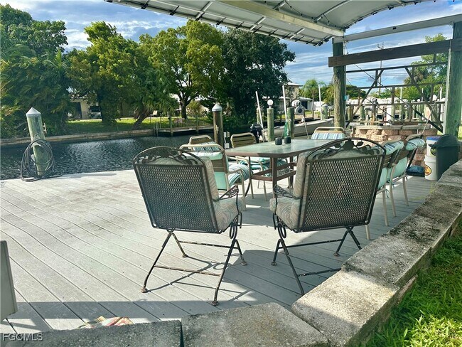 Building Photo - 4802 Tudor Dr