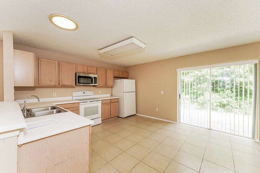 Building Photo - 3119 Holland Dr