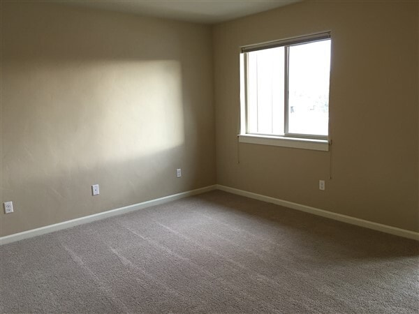 Building Photo - 3 Bedroom / 2.5 Bathroom - Pahlisch Homes ...