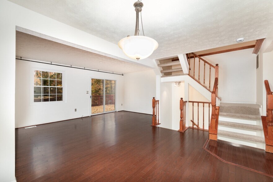 Building Photo - 1016 Chestnut Haven Ct