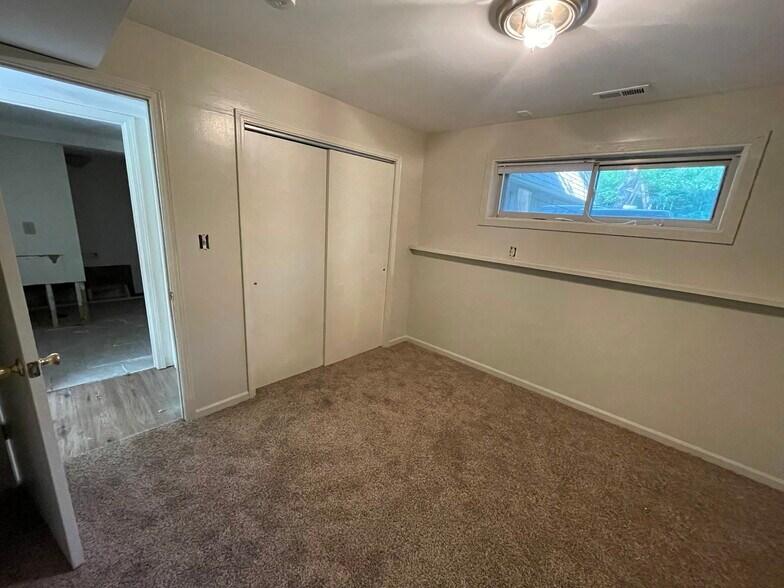 Building Photo - 3102 Alpine Dr