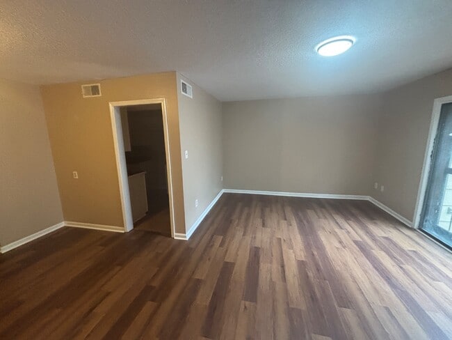 Building Photo - 4781 Townhouse Way