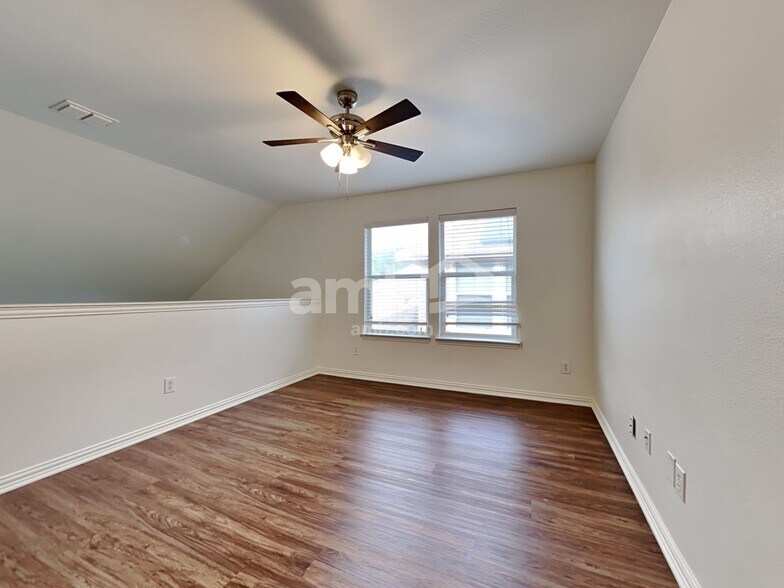 Building Photo - 8752 Lariat Cir
