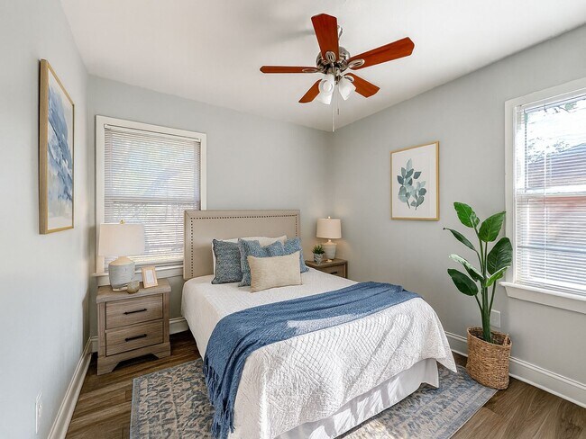 Building Photo - Charming 4BR/2BA Home in Dallas