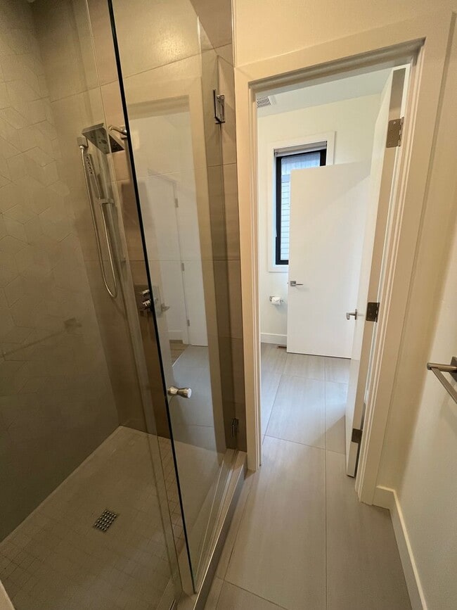 Building Photo - Gorgeous Tetherow 4 Bedroom + Office