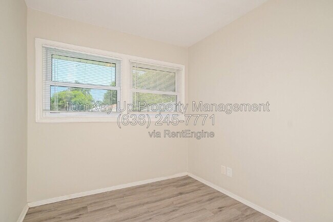 Building Photo - 10300 Ross Cir