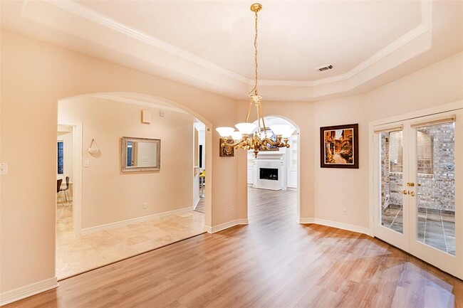 Building Photo - 3115 Evergreen Oak Dr