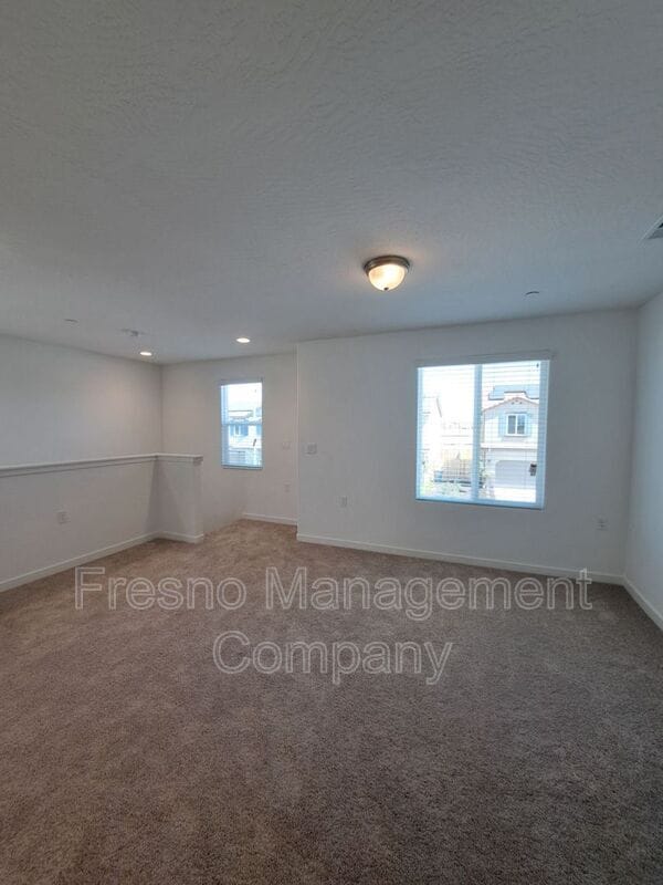 Building Photo - 2889 E Escarpa Dr