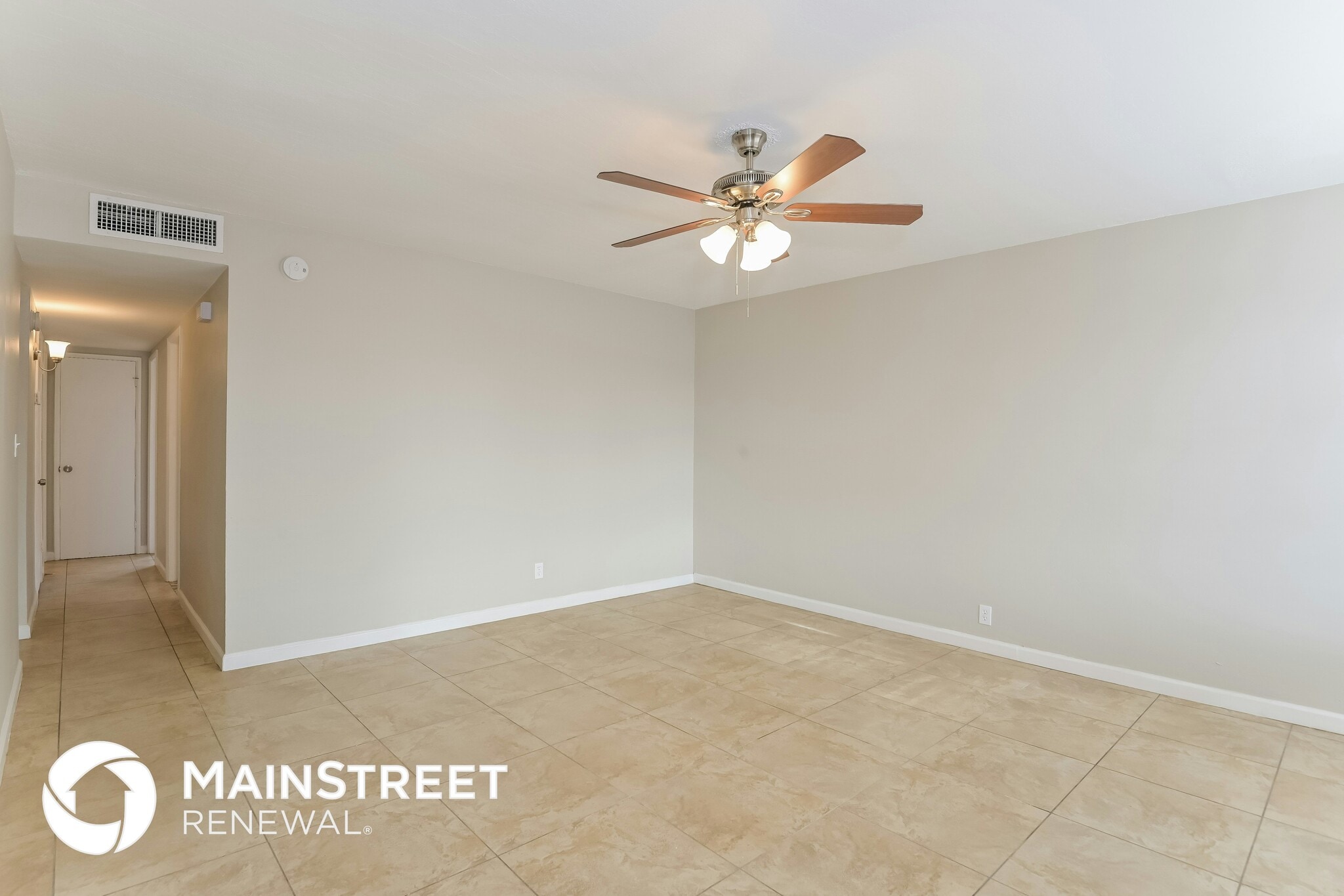 Building Photo - 3701 E Dover Stravenue