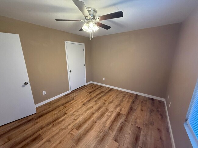 Building Photo - 1707 Hanover Blvd