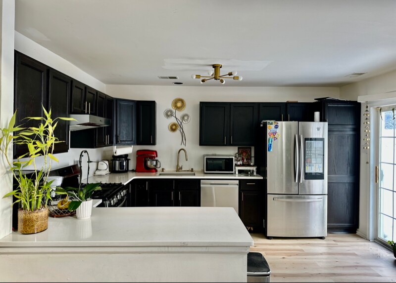 Building Photo - 403 Harvest Ln