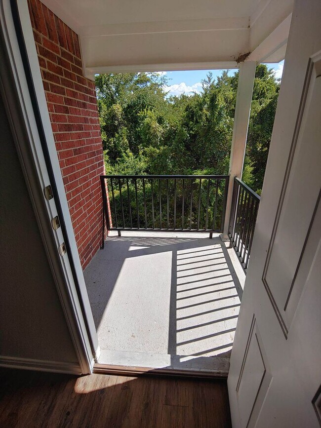 Building Photo - 228 Karem Cir