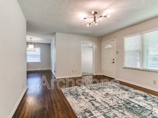 Building Photo - 1732 Carlisle Rd