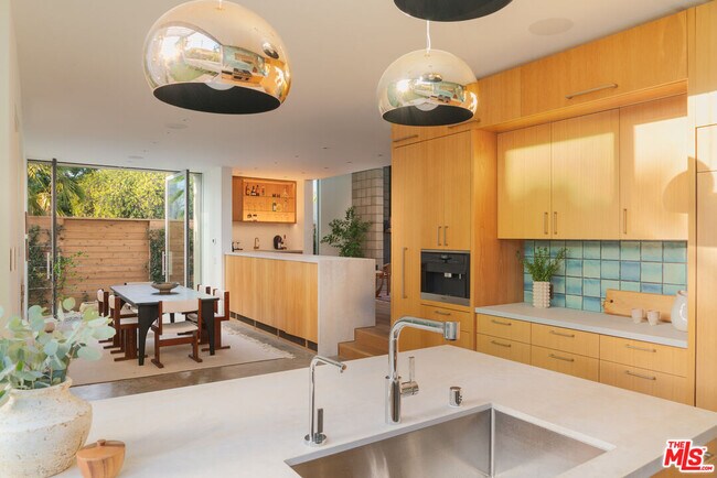 Building Photo - 2801 Sanborn Ave