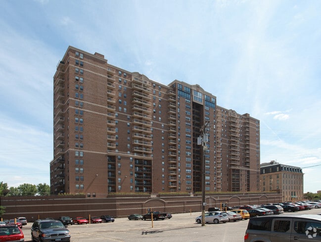Building Photo - River West Apartments