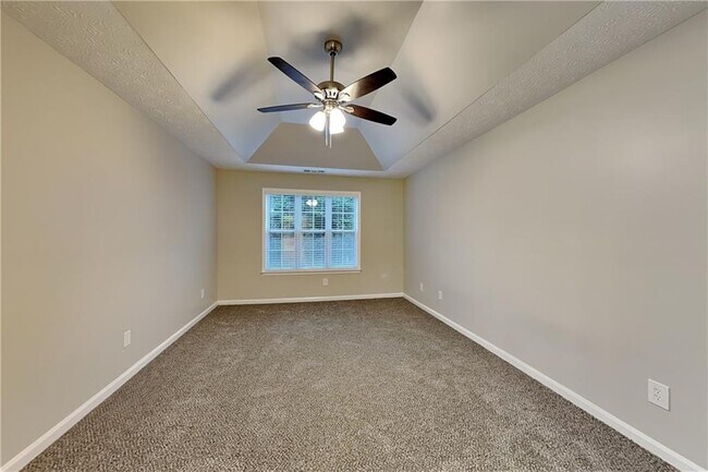 Building Photo - 400 Manor Glen Dr