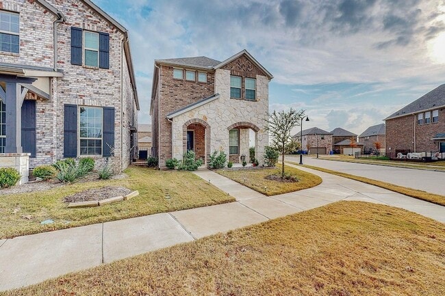 Building Photo - 7524 Redondo Dr