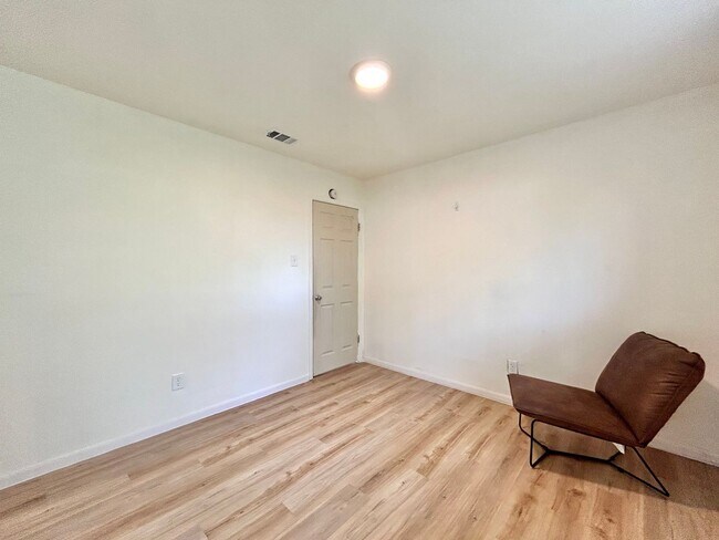Building Photo - 2307 Singletree Ave