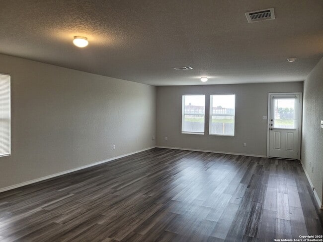 Building Photo - 1824 Heather Glen Dr