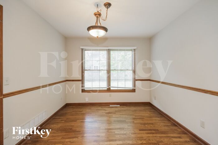 Building Photo - 301 Prairie Valley Ct