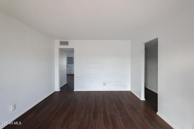 Building Photo - 5409 Edmonton Ave