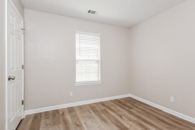 Building Photo - 1412 River Landing Way