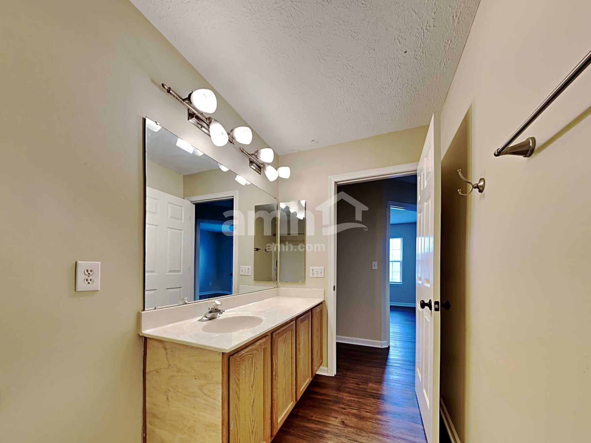 Building Photo - 515 Indian Lake Dr