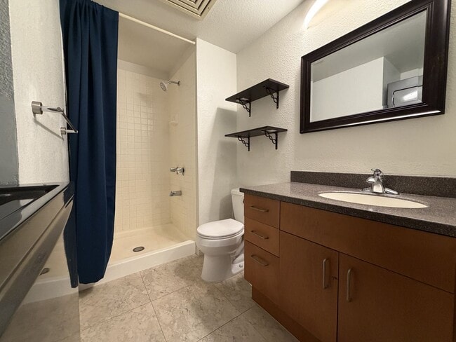 Building Photo - Villages at Waipio (Waipahu) - Ground Floor Unit, 2 bedroom/2 bathrooms and 1 parking stalls