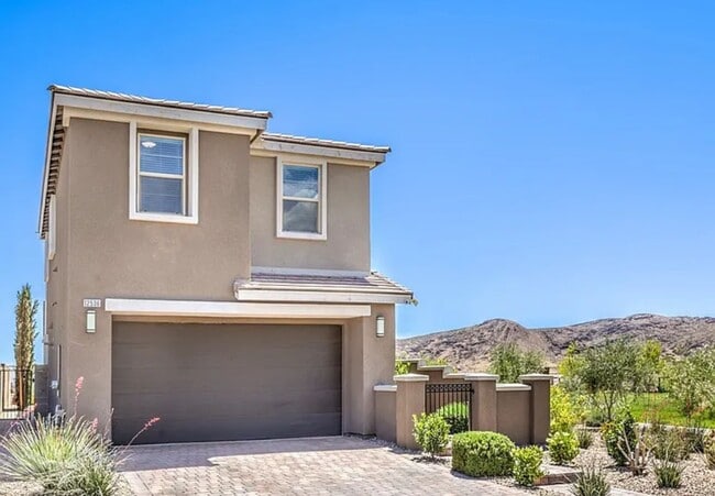 Primary Photo - Summerlin Stunner- Spacious Backyard, Stri...