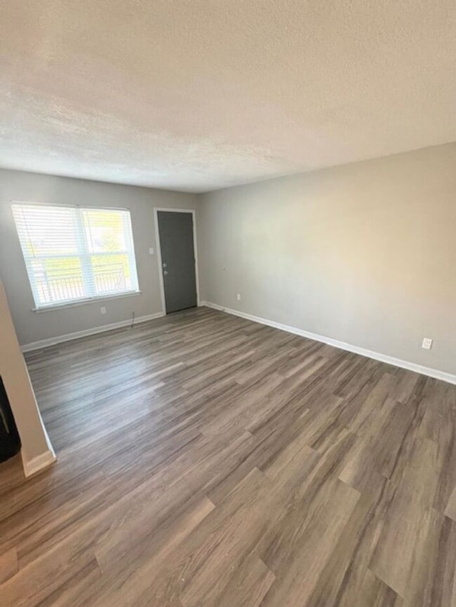 Building Photo - Live by UofM: Updated 1BR Apartment with W...