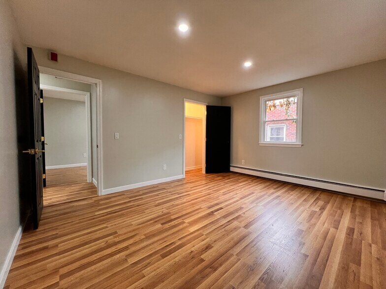 Building Photo - 2160 Mineral Spring Ave