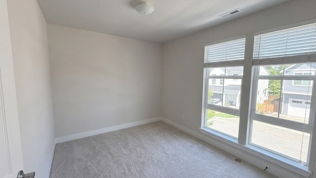 Building Photo - 15676 NW Raywood Ln