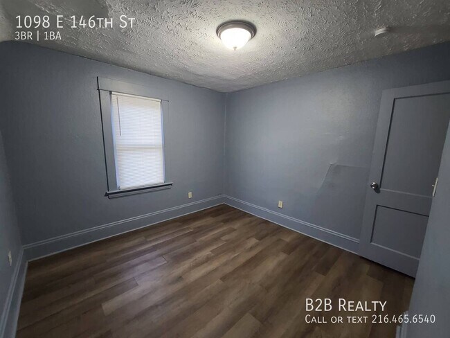 Building Photo - 1098 E 146th St