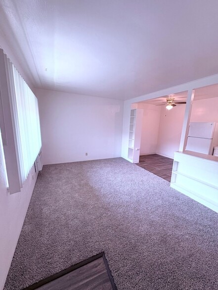 Building Photo - Alpine Apartments