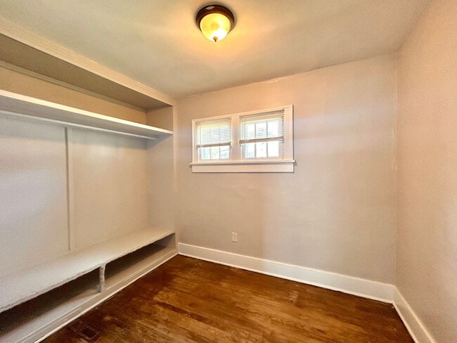 Building Photo - Three Bedroom Home in Muskegon
