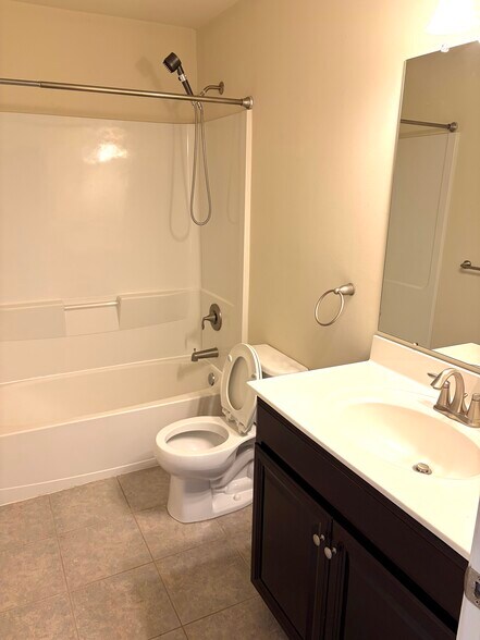 Building Photo - 6137 Valley Forge Dr