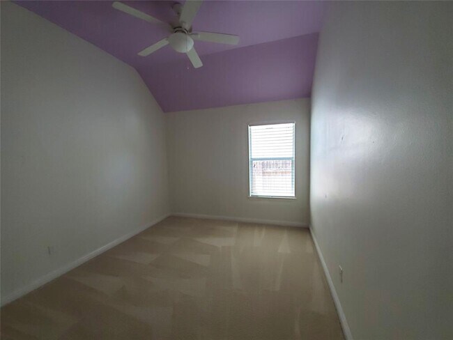 Building Photo - 603 Spanish Mustang Dr